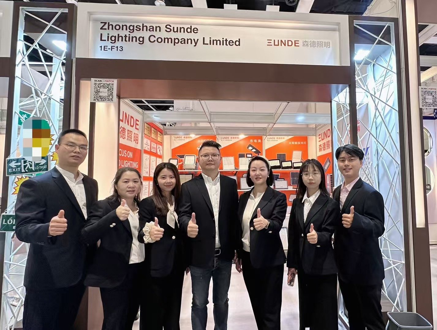 SUNDE booth and lighting range in Hong Kong